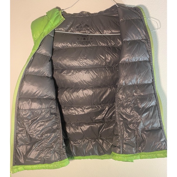 Peace Love Chill Packable Vest - Picture 3 of 5